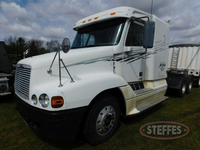 2002 Freightliner Century Class ST_1.jpg